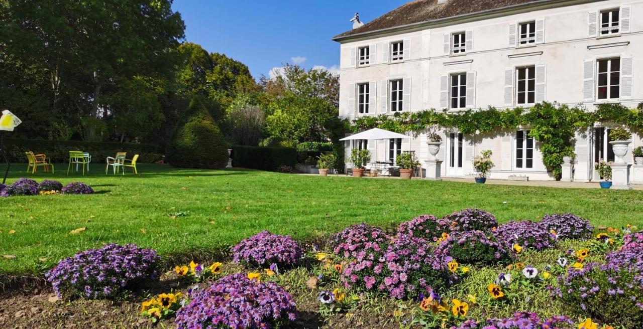 Chateau De Brinville Saint-Sauveur-sur-Ecole Exterior foto